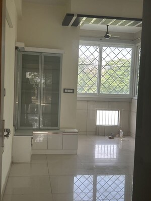 Room in 3 BHK Builder Floor at Sushant Lok 2, Sector 57 – for Rent
