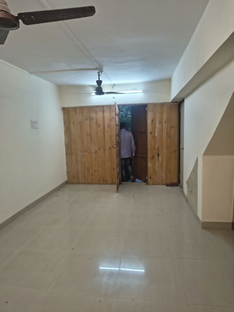 Room, kurla east 1 RK 300 Sq.Ft. Apartment In Kurla East Mumbai 10764694