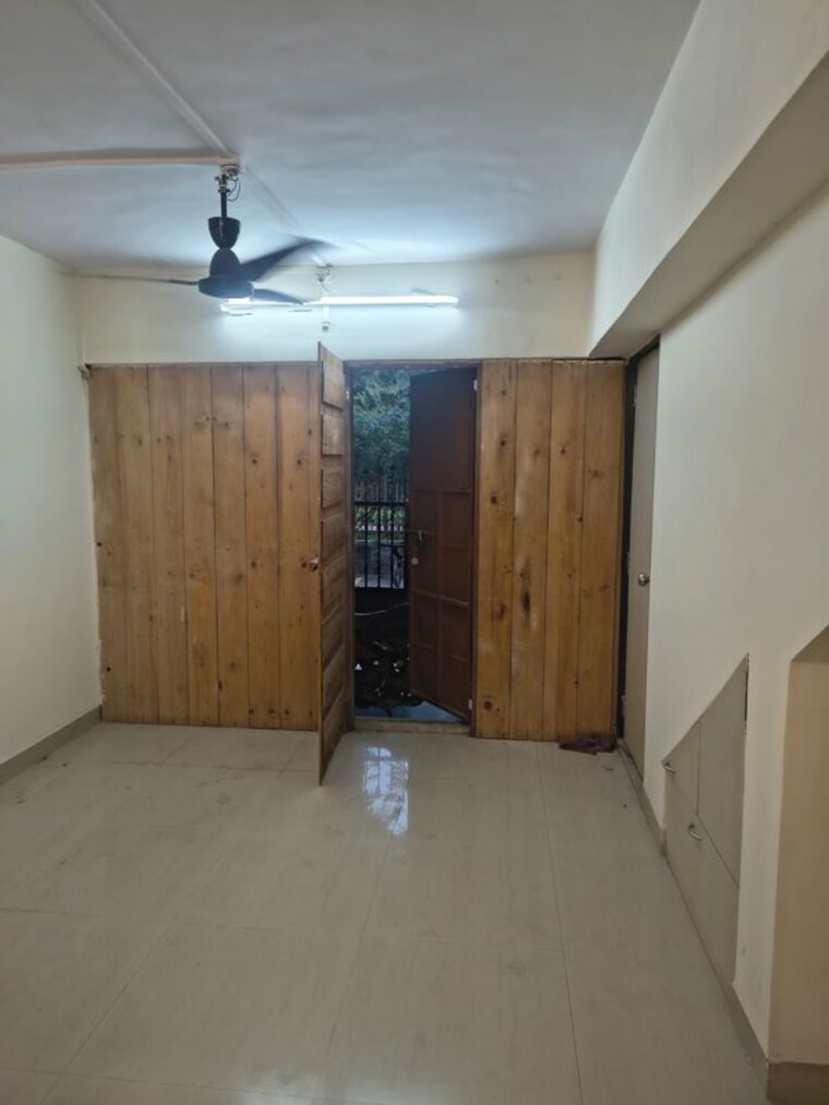 Room, kurla east 1 RK 300 Sq.Ft. Apartment In Kurla East Mumbai 10764694