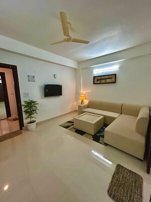 Living Room in 1 BHK Builder Floor at Ardee City, Sector 52 – for Rent