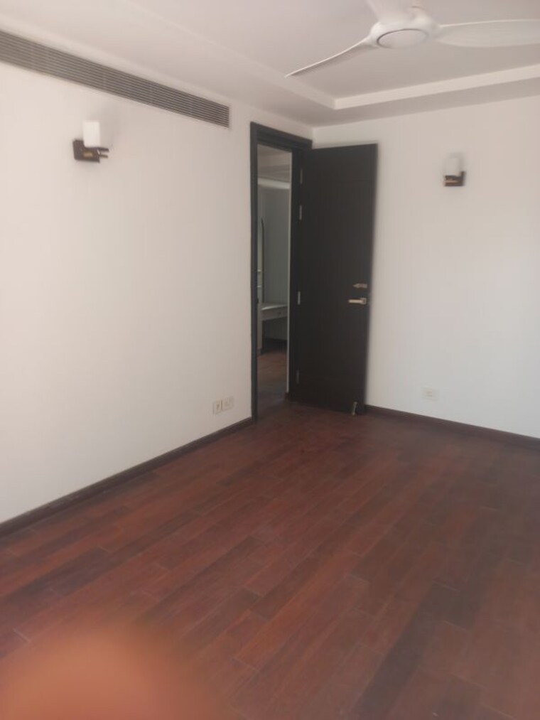 undefined, sector 15 6+ Bedroom 4000 Sq.Ft. Independent House In Sector 15 Gurgaon 10764706