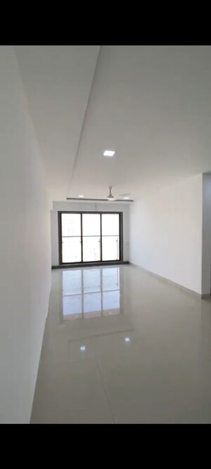 Room in 3 BHK Apartment at Andheri CHS, Andheri West – for Rent