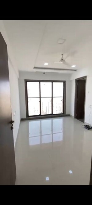 Room in 3 BHK Apartment at Andheri CHS, Andheri West – for Rent