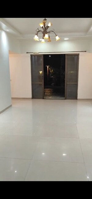 Room in 3 BHK Apartment at Lunkad Skylounge, Kalyani Nagar – for Rent