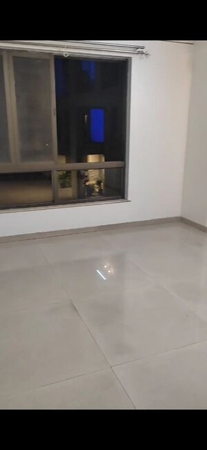 Room in 3 BHK Apartment at Lunkad Skylounge, Kalyani Nagar – for Rent