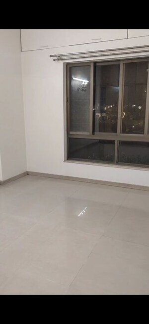 Room in 3 BHK Apartment at Lunkad Skylounge, Kalyani Nagar – for Rent