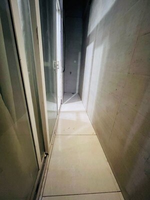 Building Lobby in 2 BHK Builder Floor at Sector 40 – for Rent
