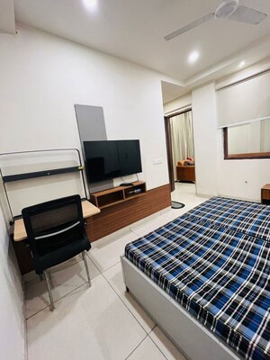 Bedroom in 2 BHK Builder Floor at Sector 40 – for Rent