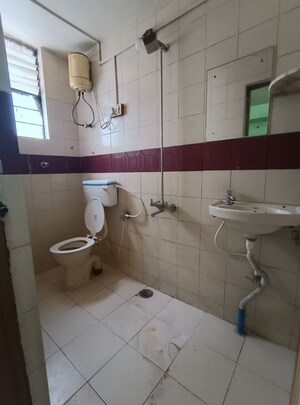 Bathroom in 3.5 BHK Apartment at Dhankawade Patil Township, Dhankawadi – for Rent
