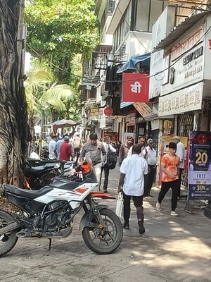  Showroom – Exterior View View at Dadar East - for Rent