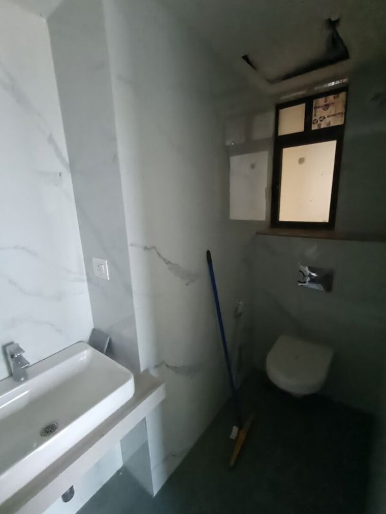 Bathroom, hubtown-the-premiere 2 Bedroom 700 Sq.Ft. Apartment In Andheri West Mumbai 10764786