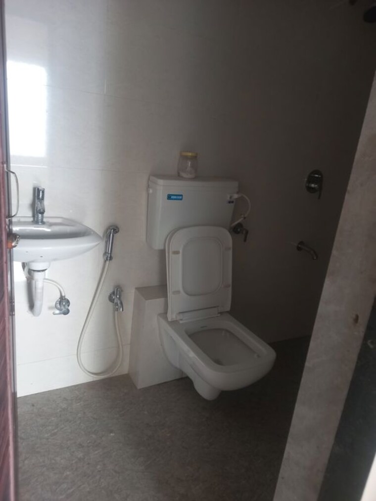 Bathroom, dadar west 1 Bedroom 459 Sq.Ft. Apartment In Dadar West Mumbai 10764793