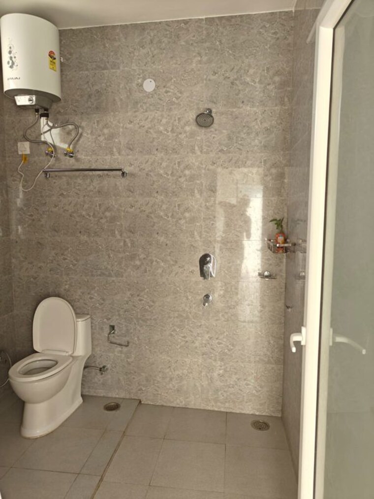 Bathroom, saket 1 RK 600 Sq.Ft. Builder Floor In Saket Delhi 10764815