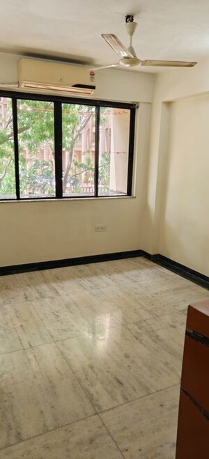 Room in 3 BHK Apartment at Hiranandani Gardens Glen Gate, Powai – for Sale