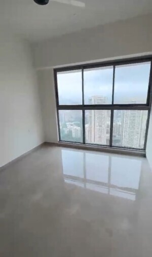 Room in 2.5 BHK Apartment at Sheth Auris Bliss, Malad West – for Rent
