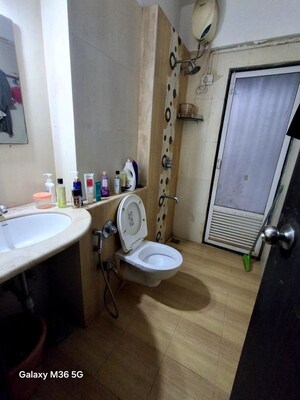 Attached Bathroom in  Pg at Parel – for Rent
