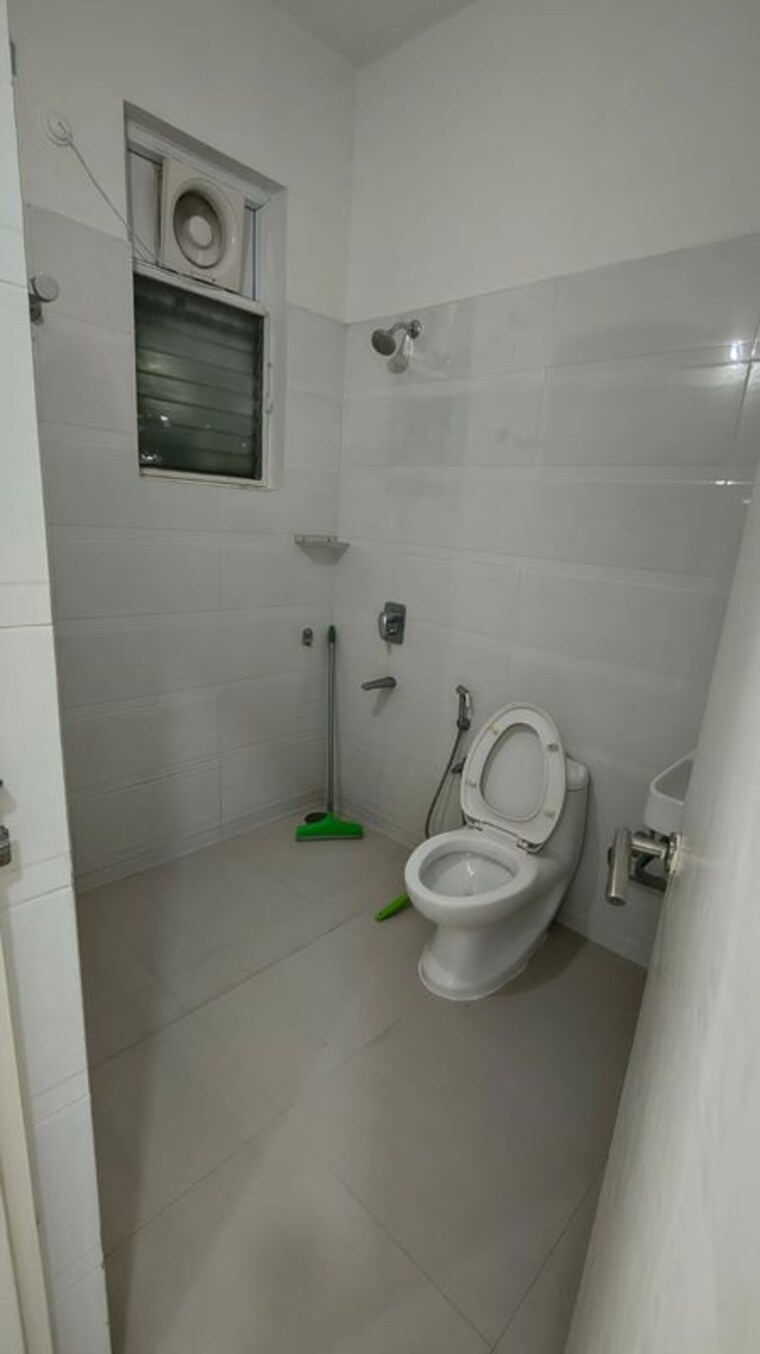 Bathroom, babukhan-lakefront 4 Bedroom 3400 Sq.Ft. Villa In Kokapet Hyderabad 10764848