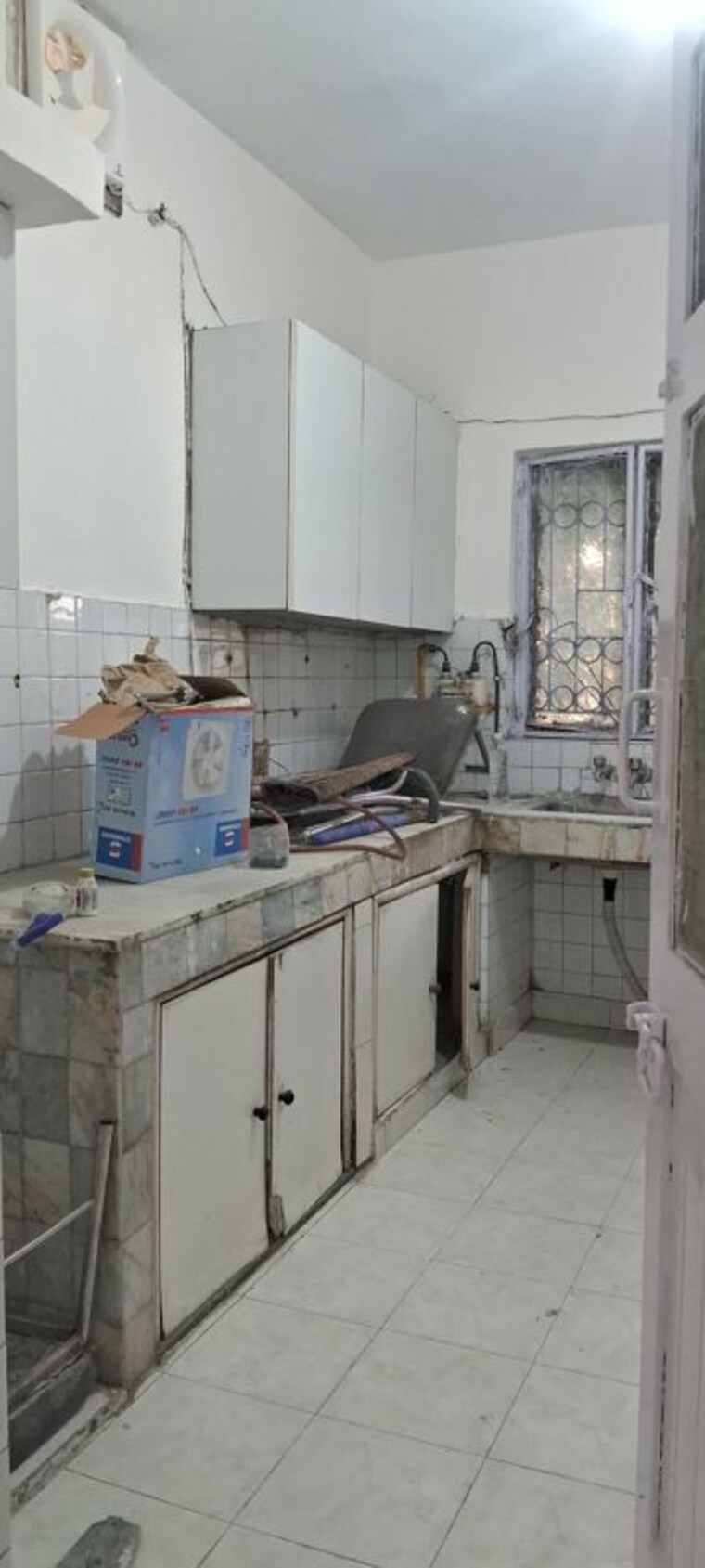 Kitchen, sarita vihar 2.5 Bedroom 1000 Sq.Ft. Apartment In Sarita Vihar Delhi 10764865