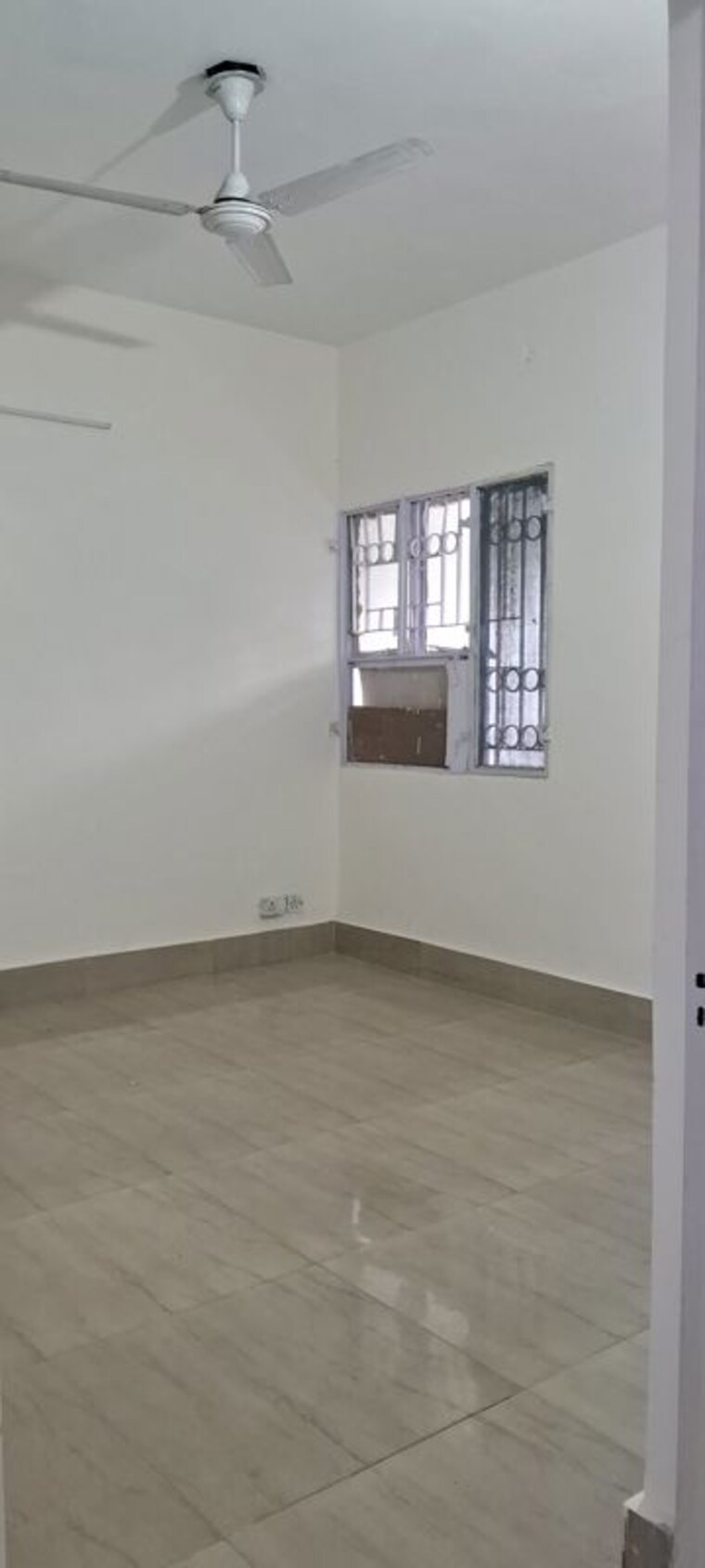 Room, sarita vihar 2.5 Bedroom 1000 Sq.Ft. Apartment In Sarita Vihar Delhi 10764865