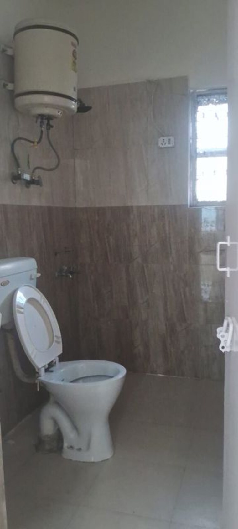 Bathroom, sarita vihar 2.5 Bedroom 1000 Sq.Ft. Apartment In Sarita Vihar Delhi 10764865