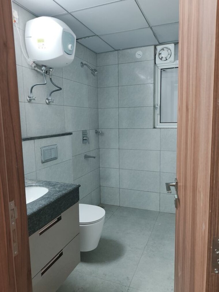 Bathroom, godrej-nest 2.5 Bedroom 1554 Sq.Ft. Apartment In Sector 150 Noida 10764882