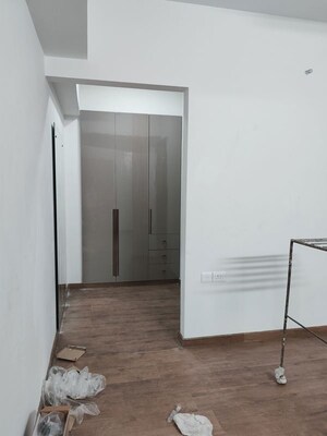 Room in 2.5 BHK Apartment at Godrej Nest, Sector 150 – for Rent