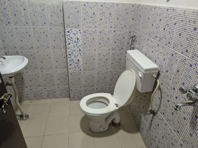 Bathroom, rampara 2 Bedroom 696 Sq.Ft. Apartment In Rampara Dwarka 10764885