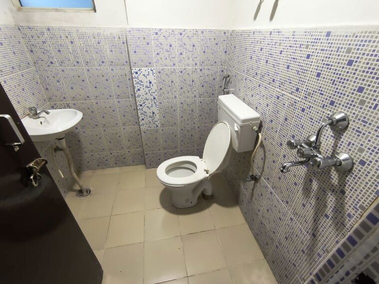 Bathroom, rampara 2 Bedroom 696 Sq.Ft. Apartment In Rampara Dwarka 10764885