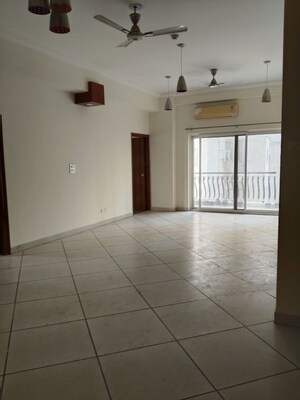 Room in 3 BHK Apartment at Sunshine Helios, Sector 78 – for Rent