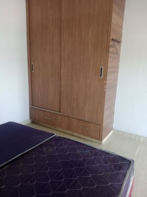 Room in 2 BHK Builder Floor at Sector 18 – for Rent