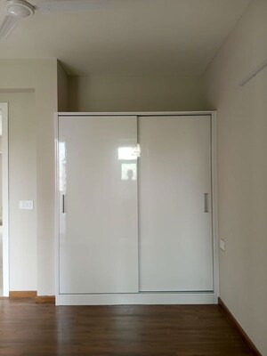 Room in 3 BHK Apartment at Signature Global City 63A, Sector 63a – for Rent