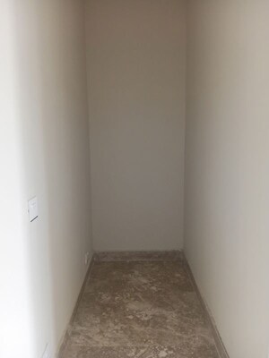 Room in 3 BHK Apartment at Signature Global City 63A, Sector 63a – for Rent
