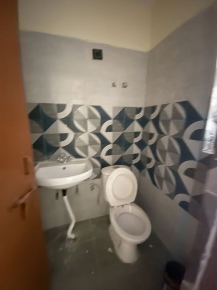 Bathroom, era-divine-court 3 Bedroom 1045 Sq.Ft. Builder Floor In Sector 76 Faridabad 10724880