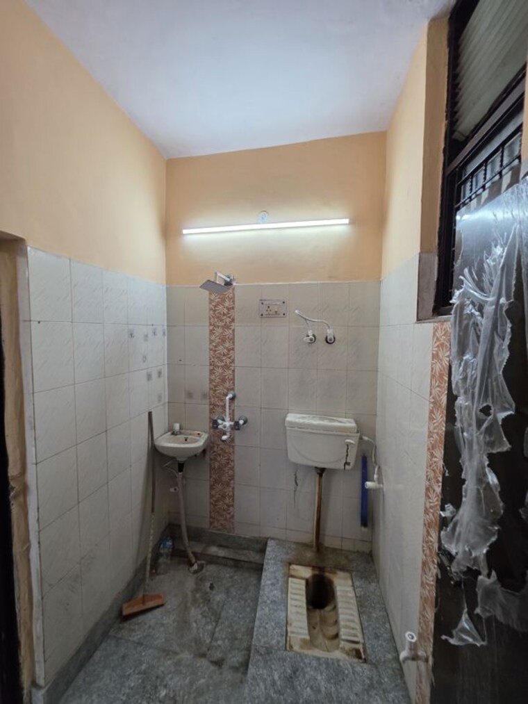 Attached Bathroom, ganpati-villas-radhey-shyam-park 3 Bedroom 1100 Sq.Ft. Builder Floor In Gt Road Ghaziabad 10764962