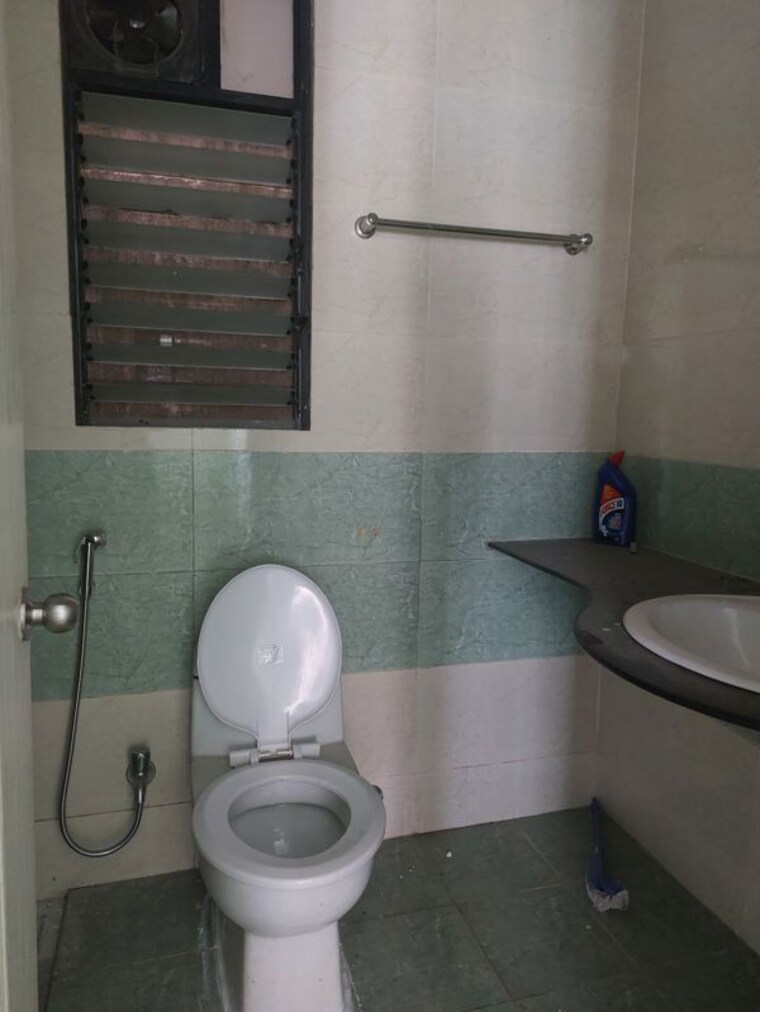 Bathroom, nanded-lalit 2.5 Bedroom 1115 Sq.Ft. Apartment In Sinhagad Road Pune 10764981