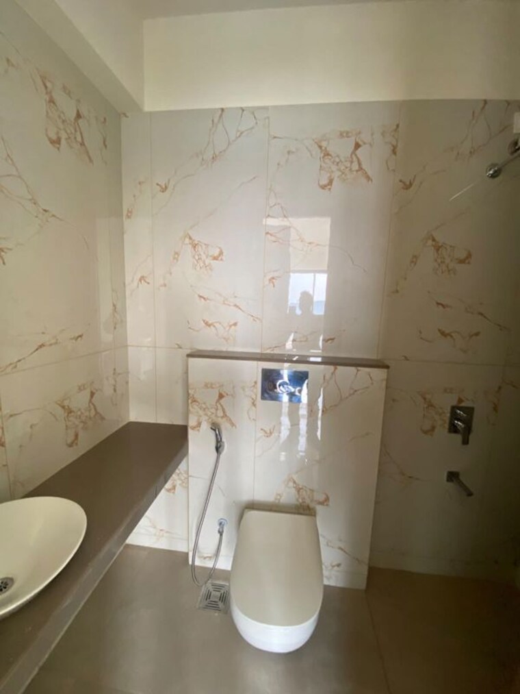 Attached Bathroom, raymond-the-address 3 Bedroom 1093 Sq.Ft. Apartment In Pokhran Road No Two Thane 10764989