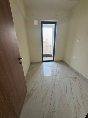 Room in 3 BHK Apartment at Raymond The Address, Pokhran Road No Two – for Rent