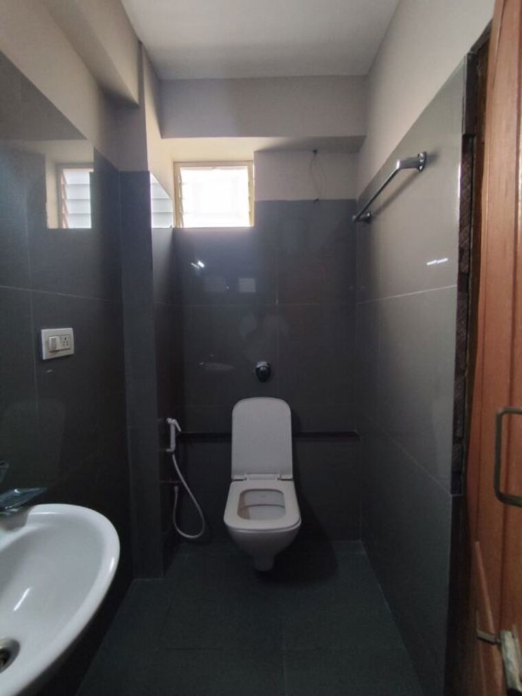 Bathroom, brindavan nagar 1 Bedroom 800 Sq.Ft. Apartment In Brindavan Nagar Bangalore 10765040
