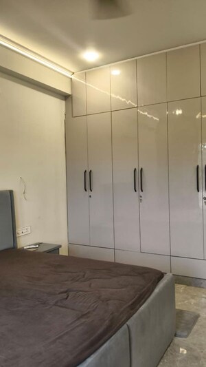 Room in 3 BHK Builder Floor at Sector 45 – for Rent