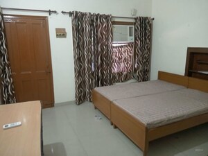 Bedroom in 2 BHK Builder Floor at Sector 20 – for Rent