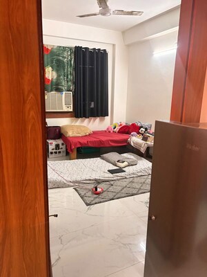 Bedroom in 2 BHK Apartment at Neb Sarai – for Rent
