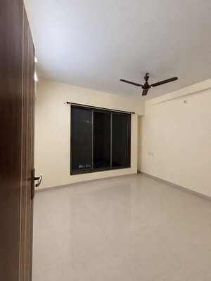 Room in 2 BHK Apartment at Priyanka Utkarsh, Ulwe – for Rent