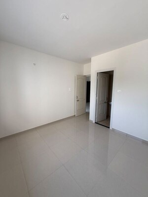 Room in 1 BHK Apartment at Kolte Patil Life Republic, Hinjewadi – for Rent