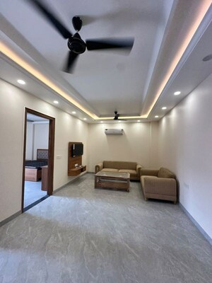 Living Room in 2 BHK Builder Floor at Sector 52 – for Rent