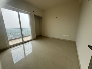 Room in Studio Apartment at Earthcon Beetle Orchid, Knowledge Park 3 Greater Noida – for Rent