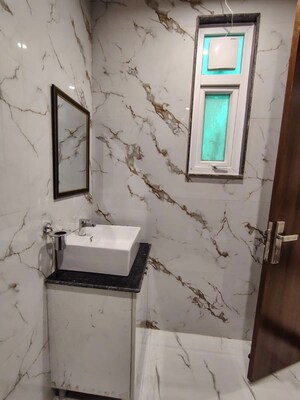 Bathroom in 1 RK Builder Floor at Sector 51 – for Rent