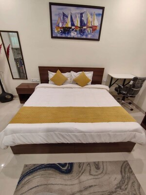 Bedroom in 1 RK Builder Floor at Sector 51 – for Rent