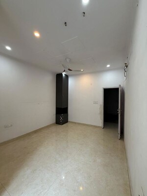 Room in 2 BHK Builder Floor at Sector 47 – for Rent