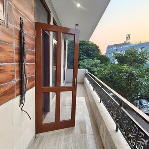Balcony in 2 BHK Builder Floor at Sector 40 – for Rent