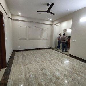Room in 2 BHK Builder Floor at Sector 40 – for Rent